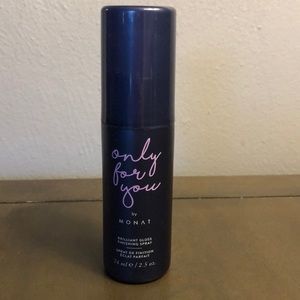 Monat finishing gloss